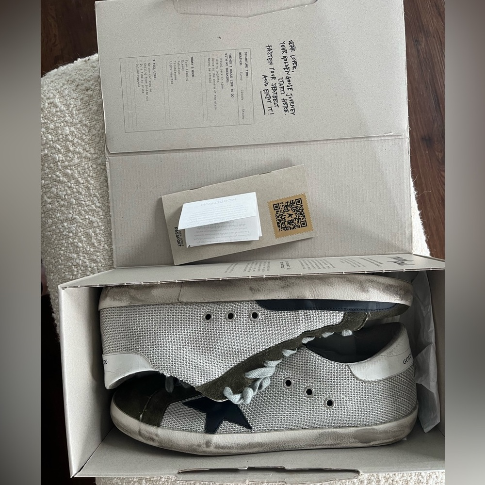 Men’s Golden Goose Superstar size 43